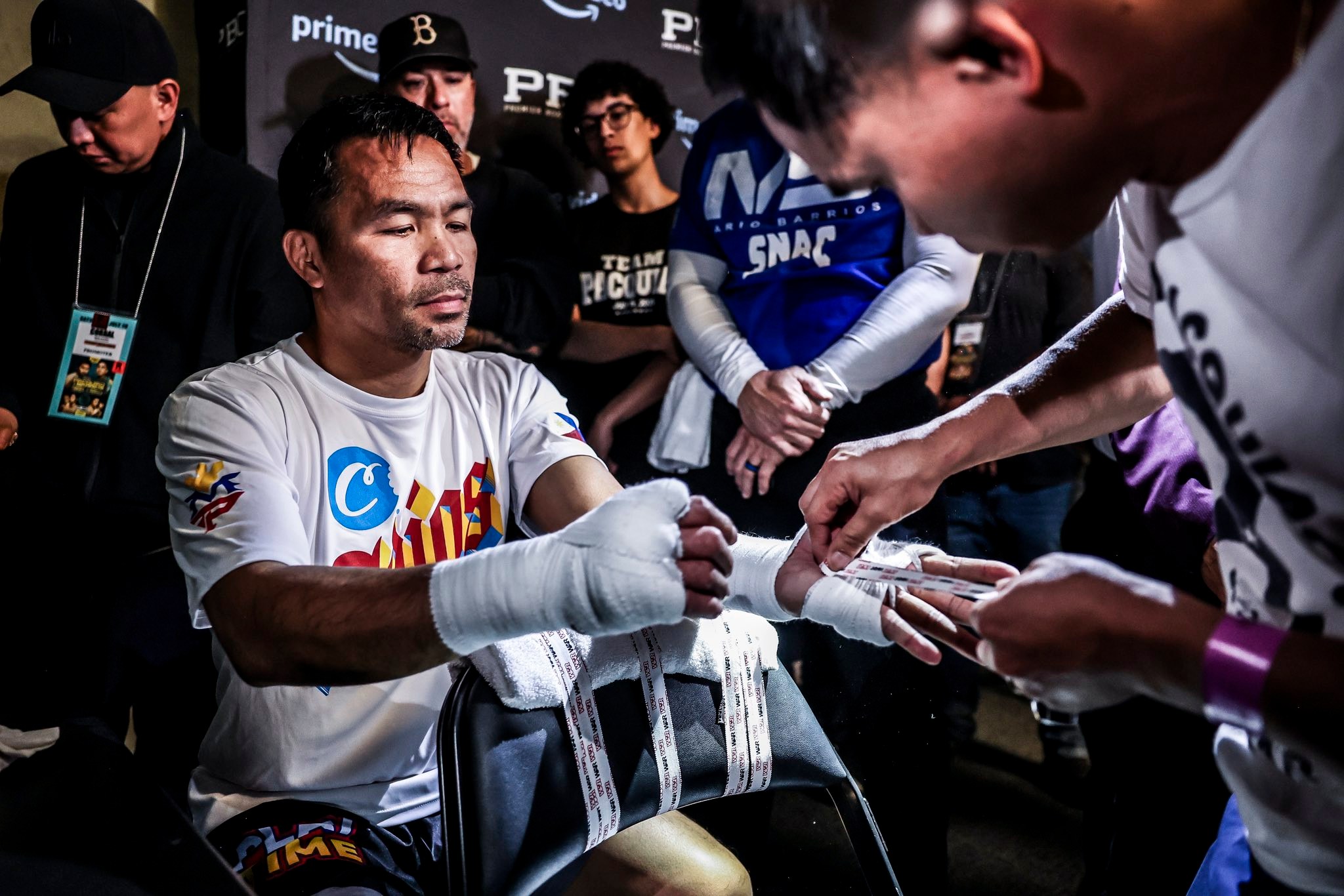 場邊醫師護理。（翻攝自FB@Manny Pacquiao）